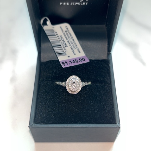 Macys pave diamond ring New - Picture 1 of 3